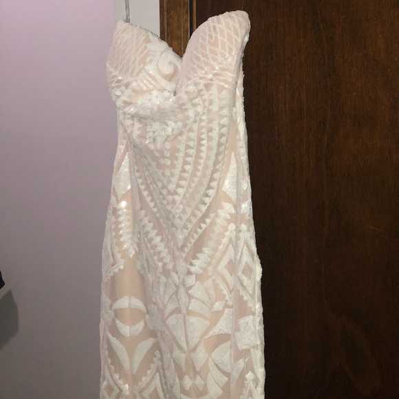 Dress - Picture 1 of 4